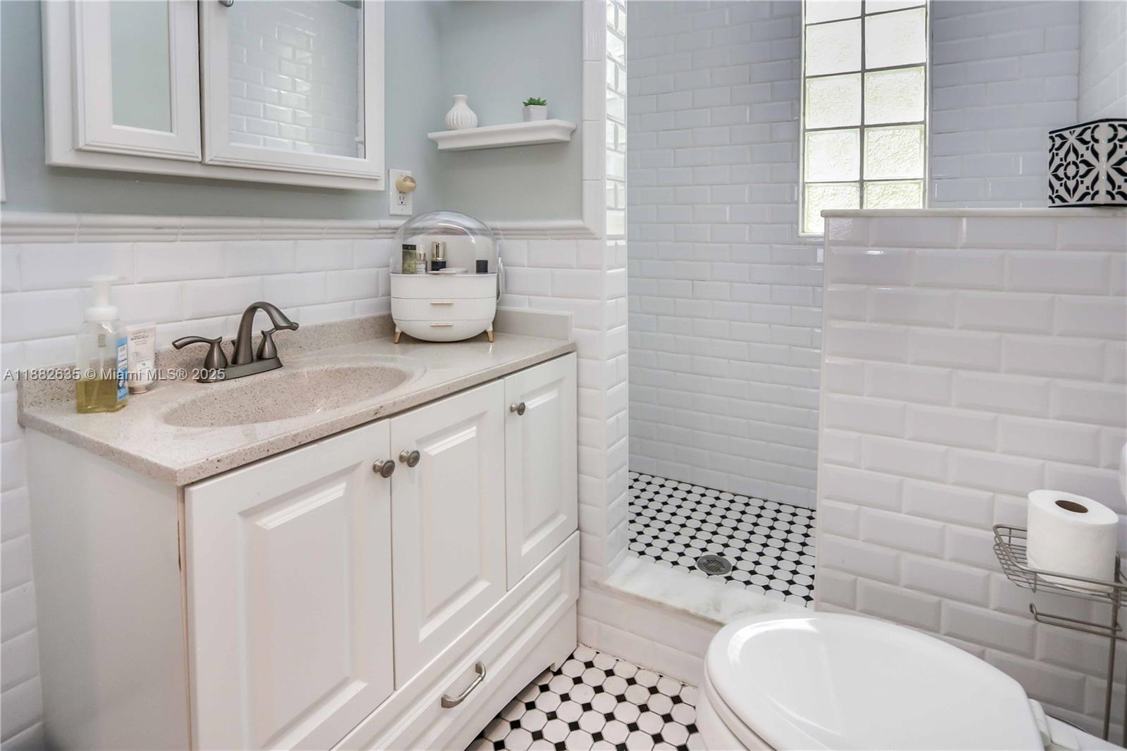 HOLLYWOOD - Residential Lease