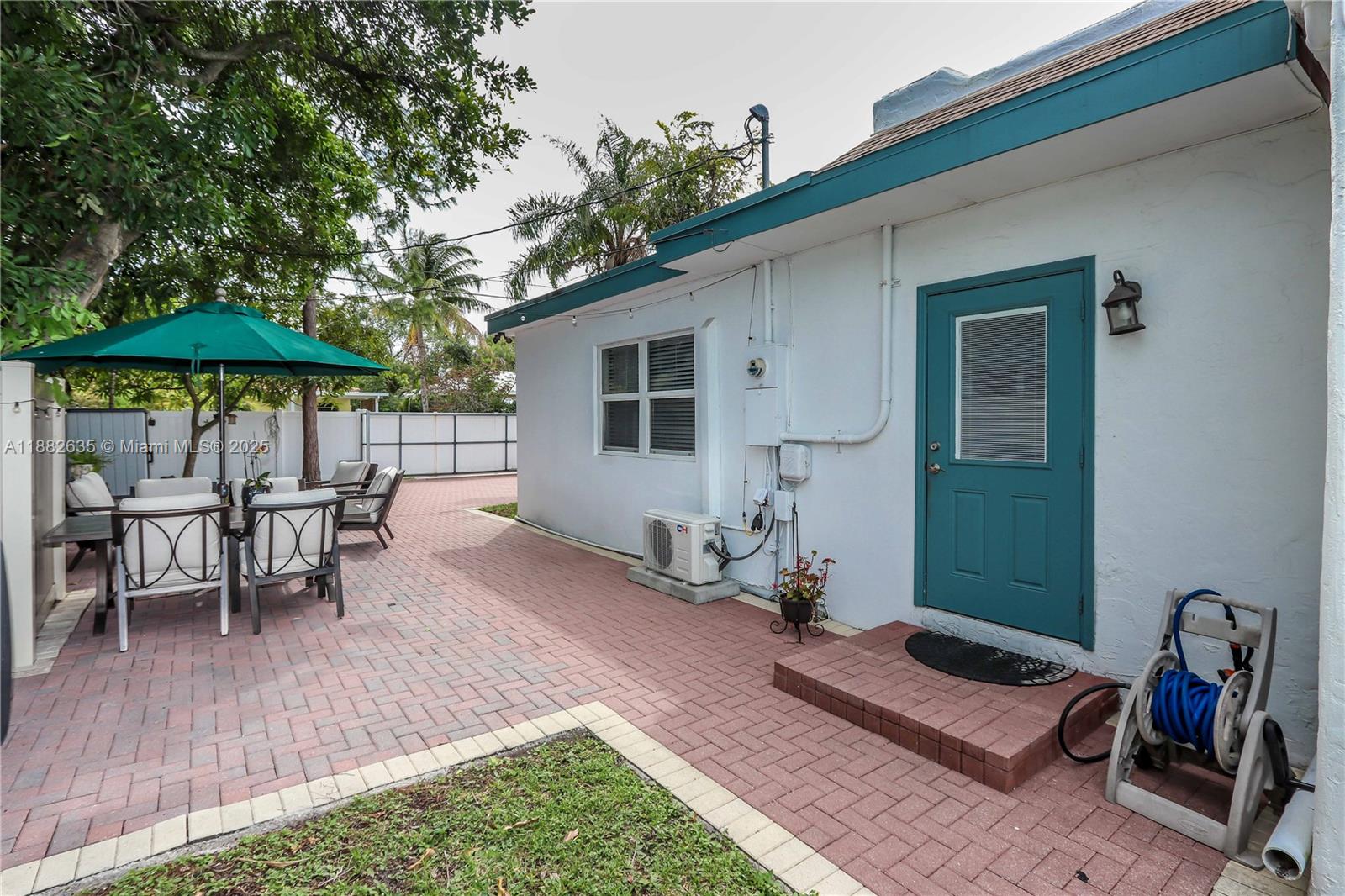 HOLLYWOOD - Residential Lease