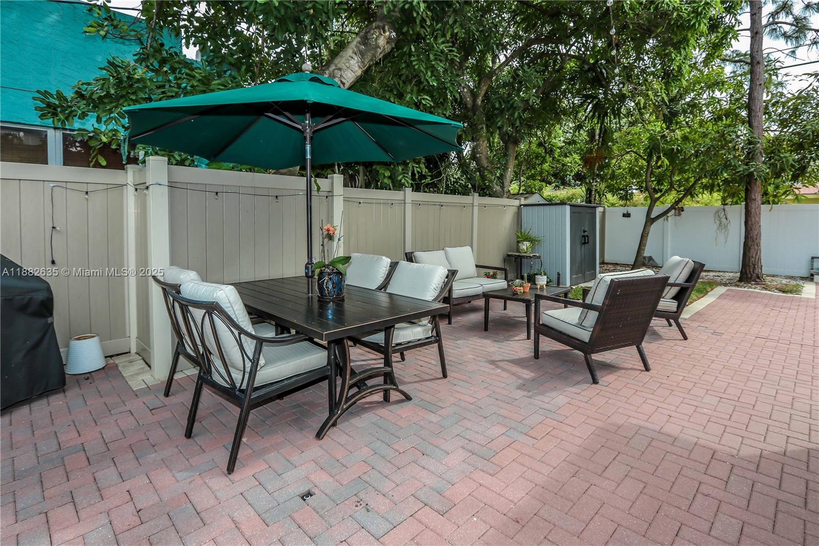 HOLLYWOOD - Residential Lease