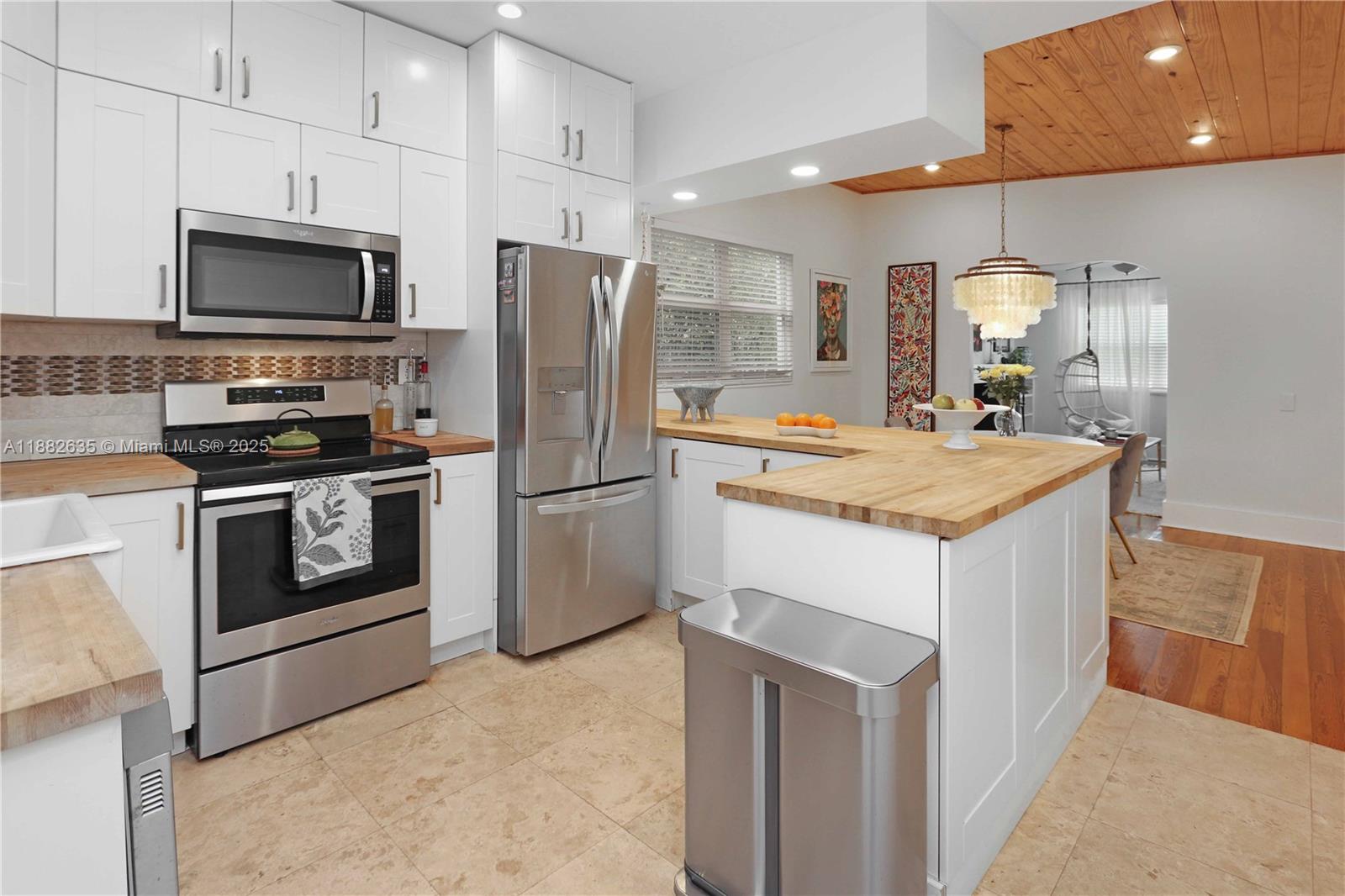 HOLLYWOOD - Residential Lease