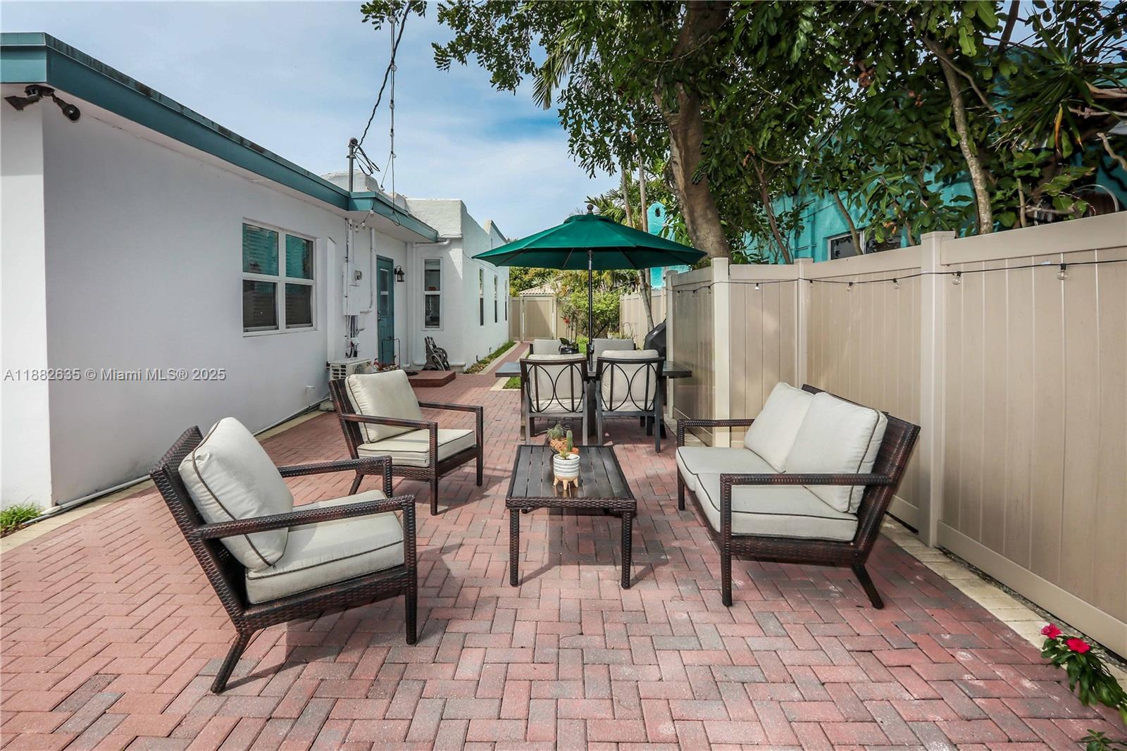 HOLLYWOOD - Residential Lease