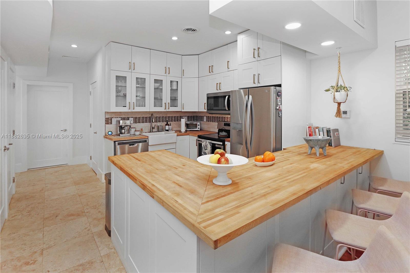 HOLLYWOOD - Residential Lease