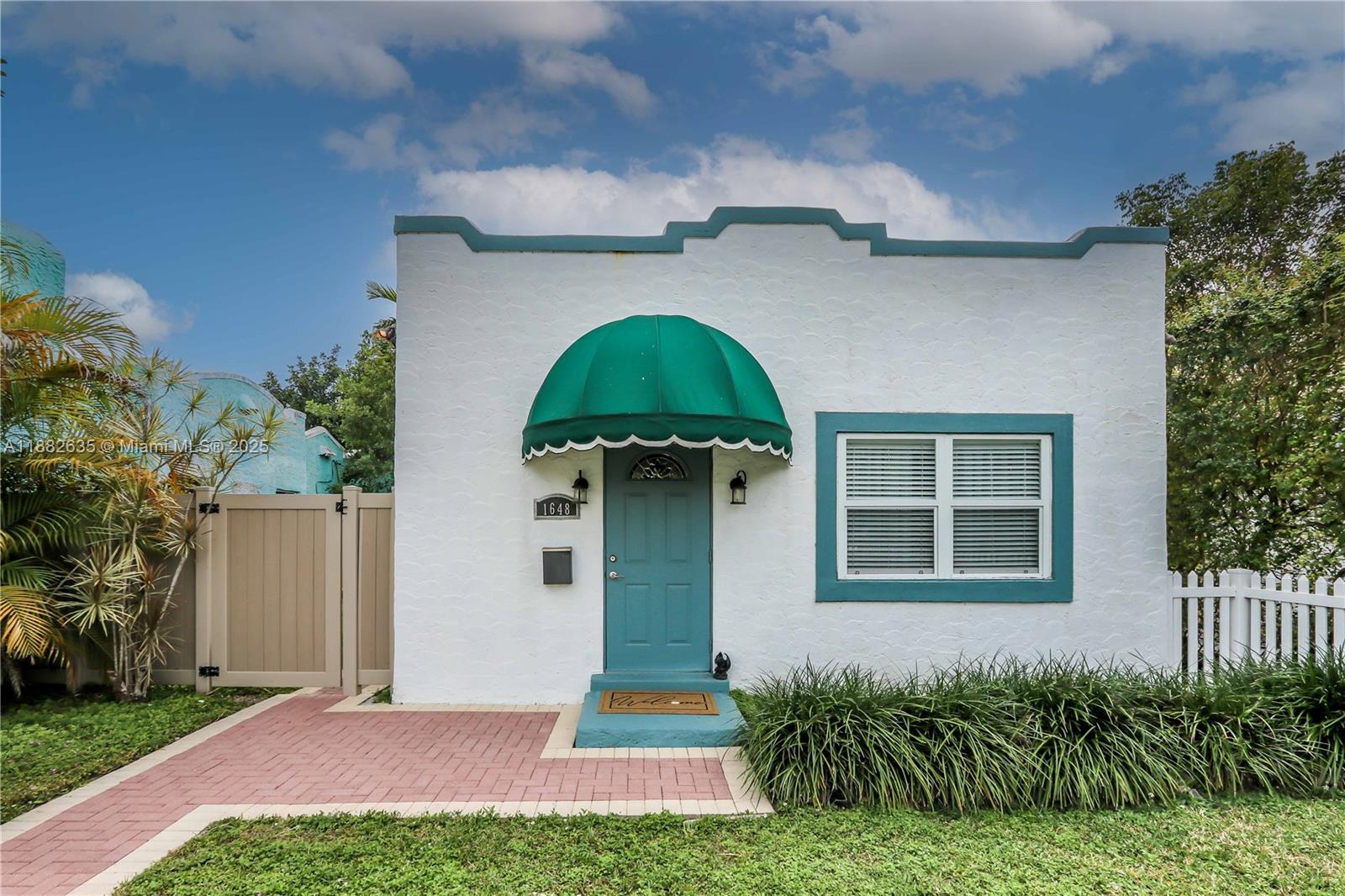 HOLLYWOOD - Residential Lease