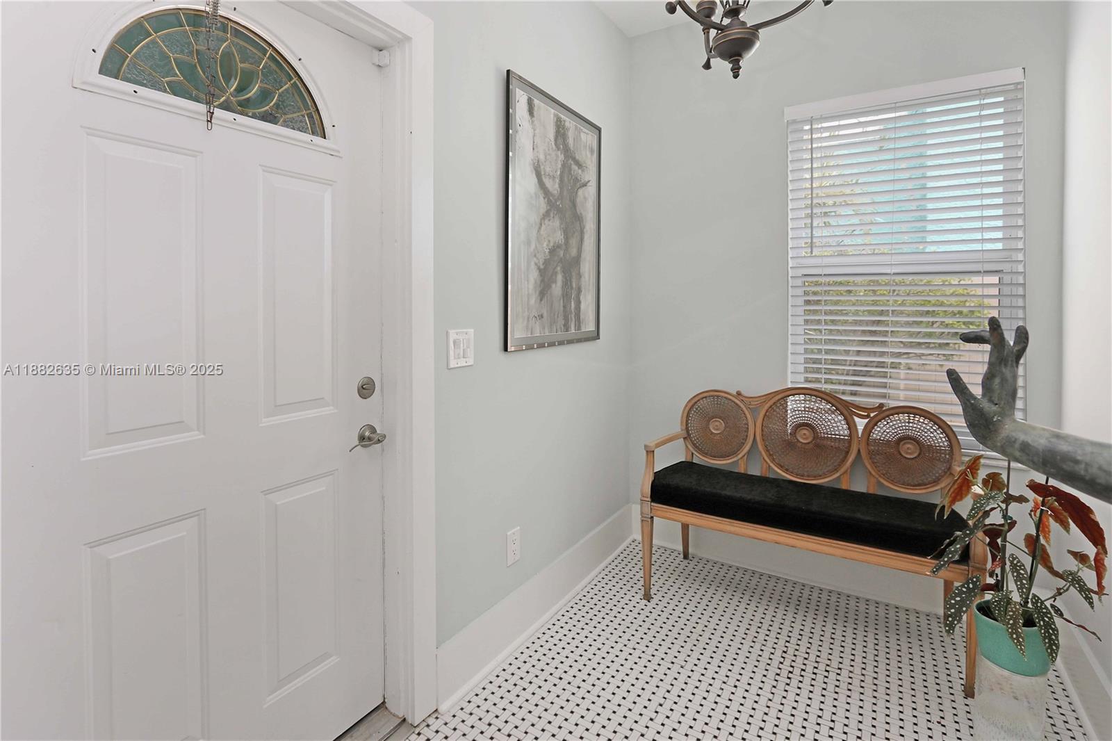 HOLLYWOOD - Residential Lease