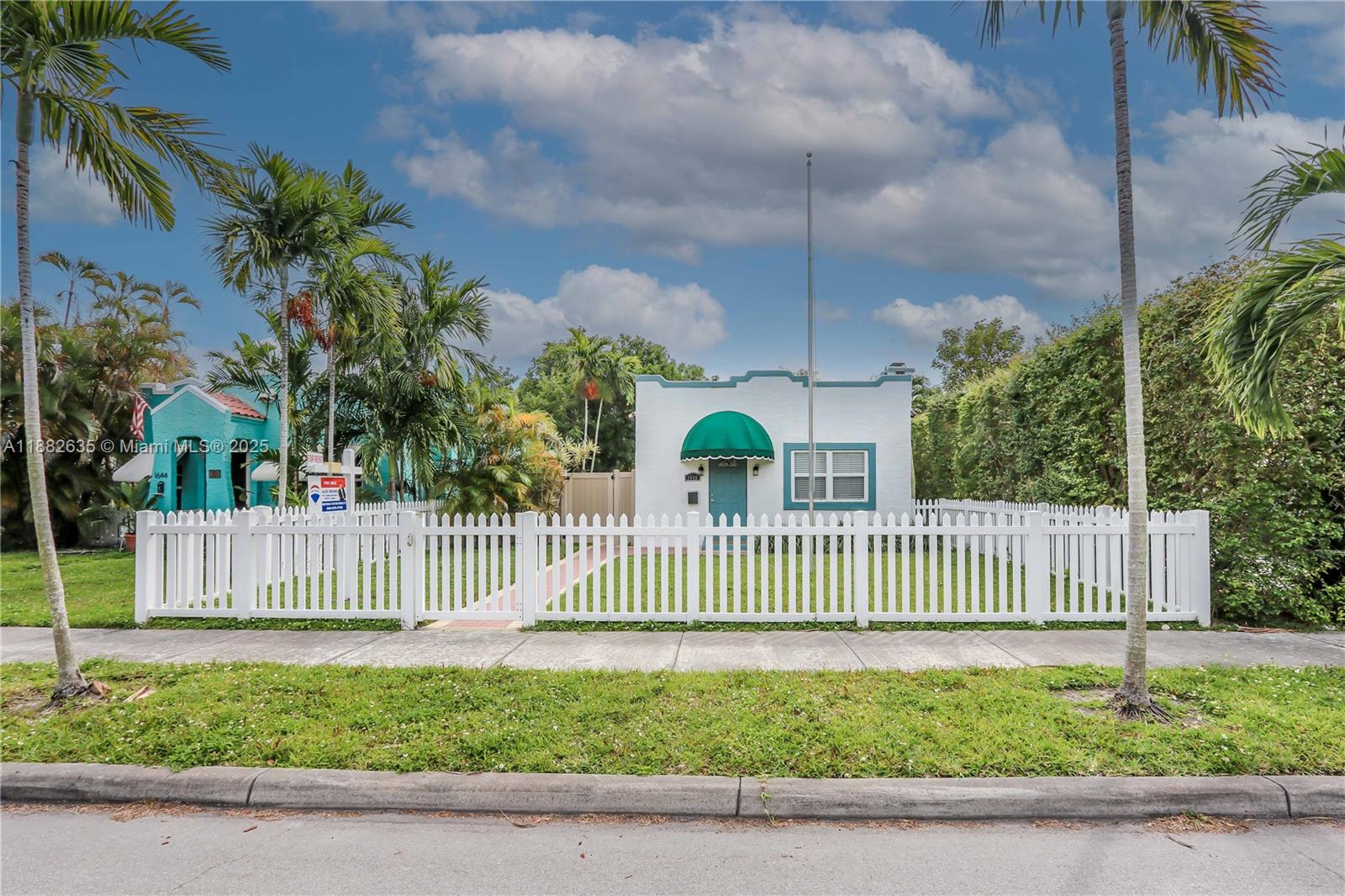 HOLLYWOOD - Residential Lease