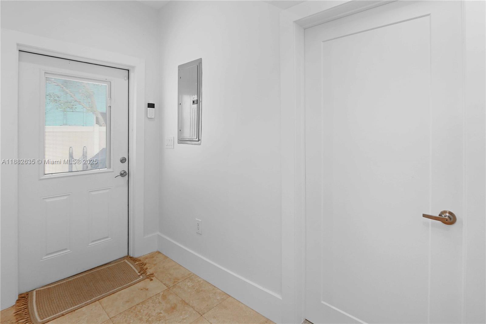 HOLLYWOOD - Residential Lease