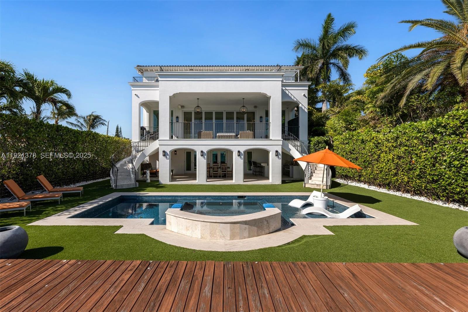 TREASURE ISLAND - Residential