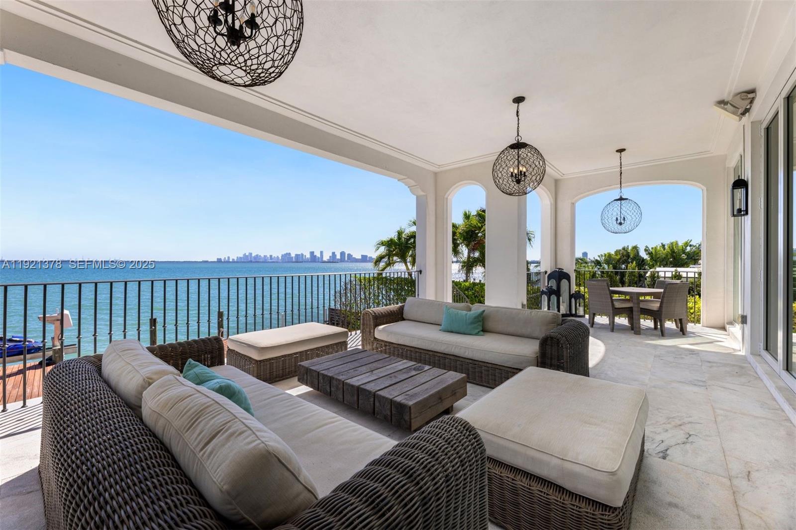 TREASURE ISLAND - Residential