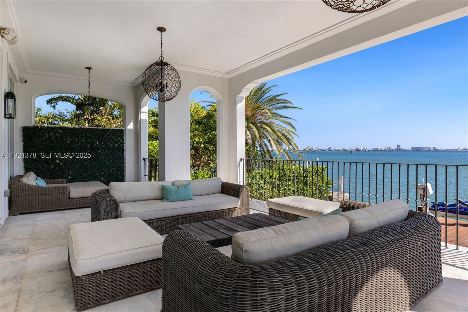 TREASURE ISLAND - Residential