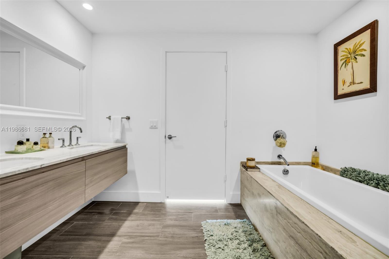 BISCAYNE BEACH CONDO - Residential