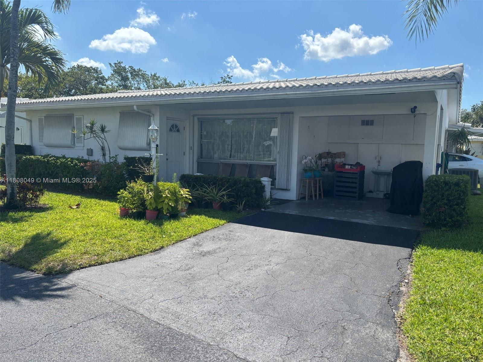 Property for Sale at 2427 Garland Cir 195, Hollywood, Broward County, Florida - Bedrooms: 2 
Bathrooms: 1  - $299,000