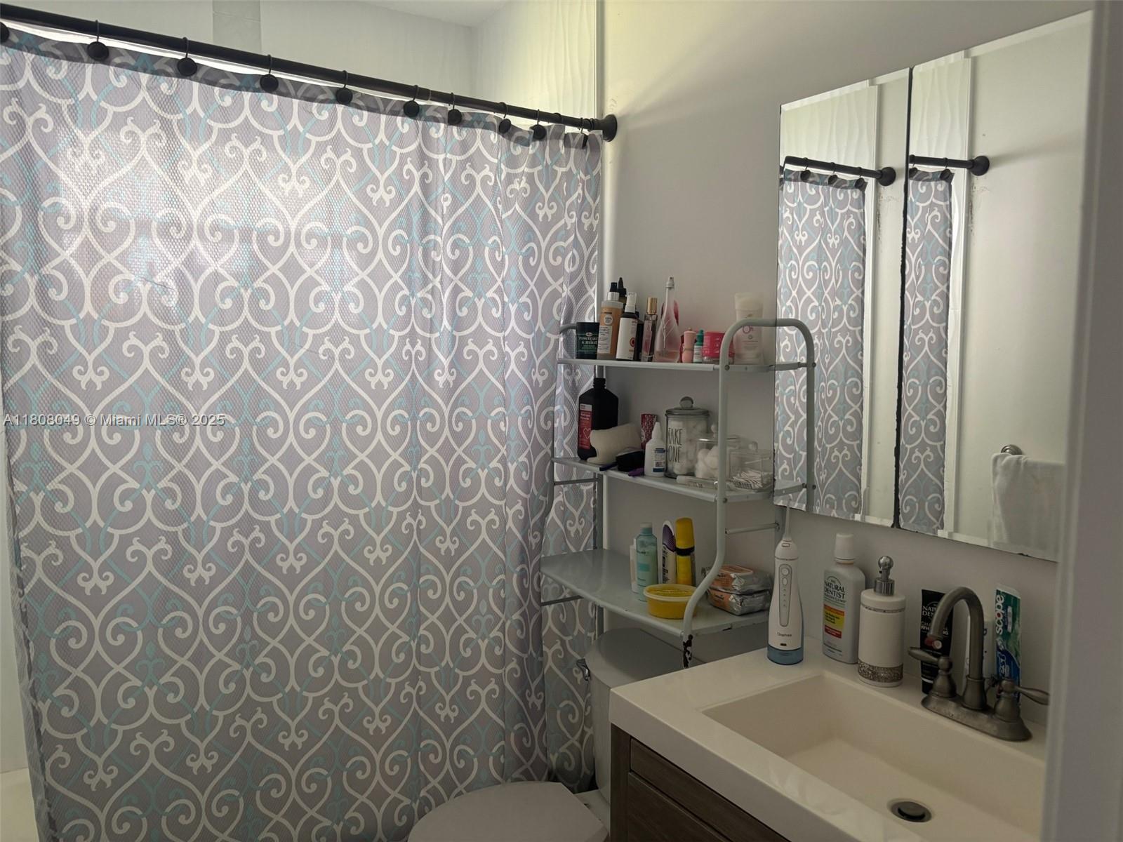 SHERIDAN LAKES CONDO HOUS - Residential