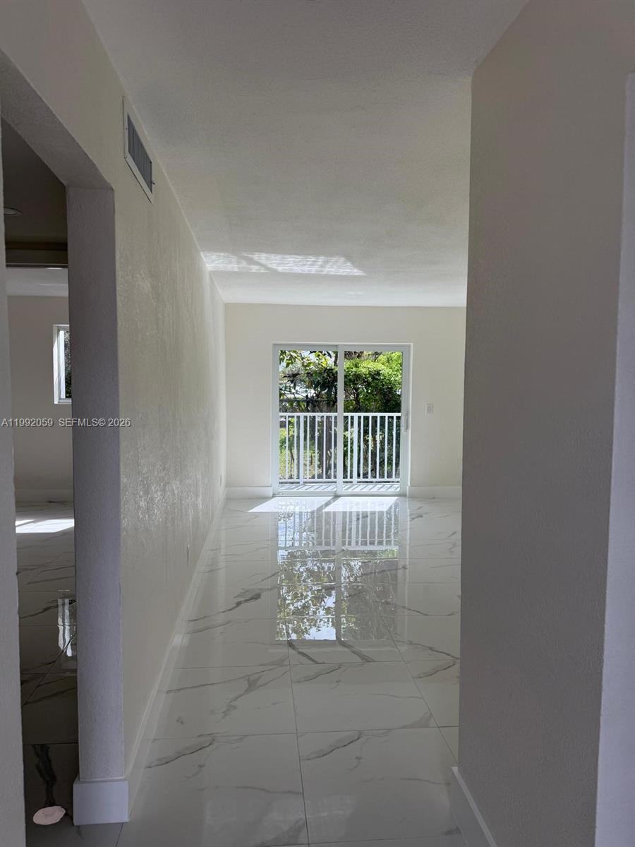 LE JEUNE GDN EST SEC 3 - Residential Lease