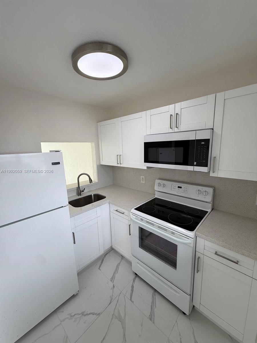 LE JEUNE GDN EST SEC 3 - Residential Lease