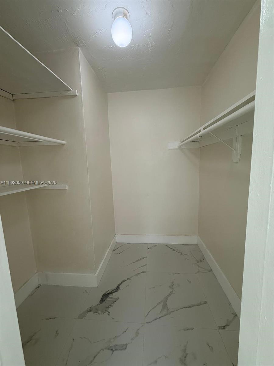 LE JEUNE GDN EST SEC 3 - Residential Lease