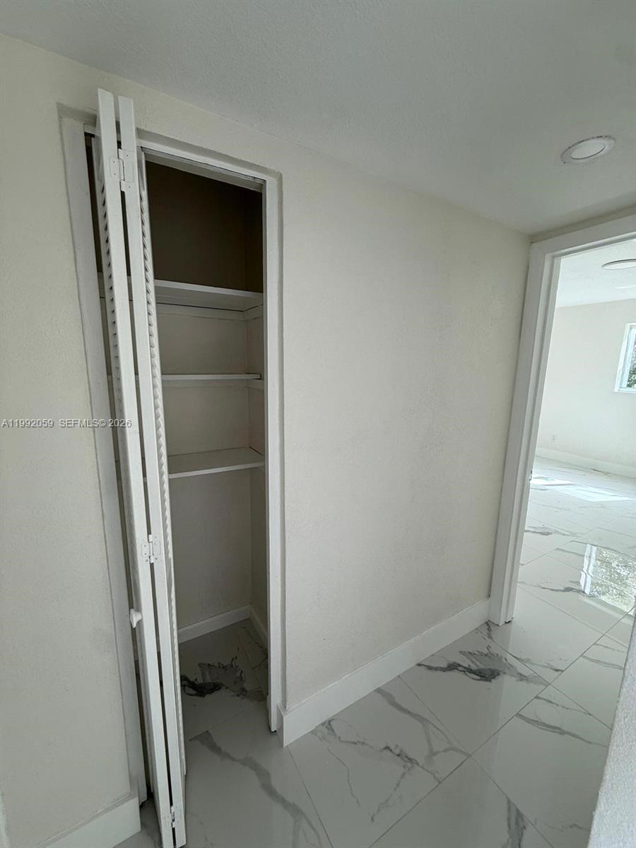 LE JEUNE GDN EST SEC 3 - Residential Lease