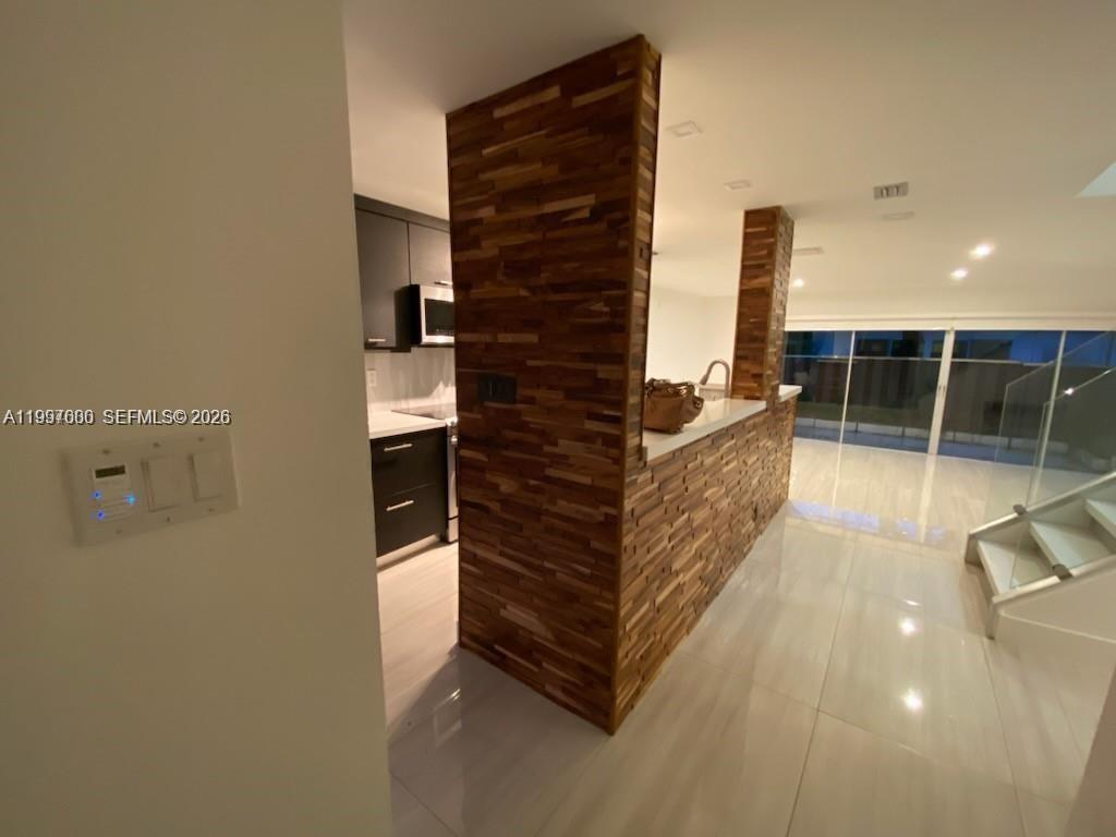 TOWNHOUSES AT JACARANDA C - Residential Lease