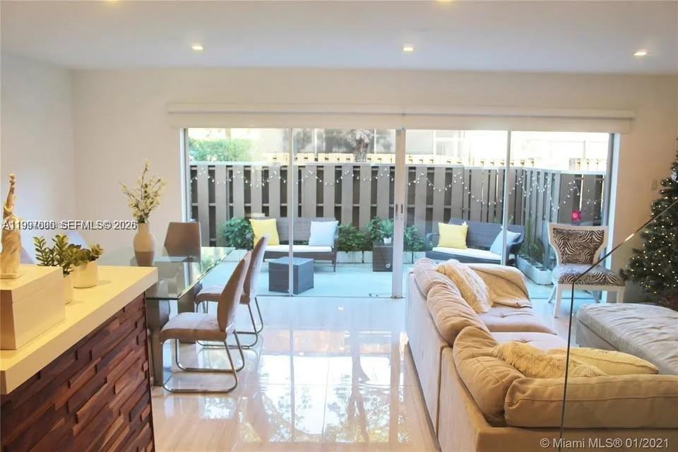 TOWNHOUSES AT JACARANDA C - Residential Lease