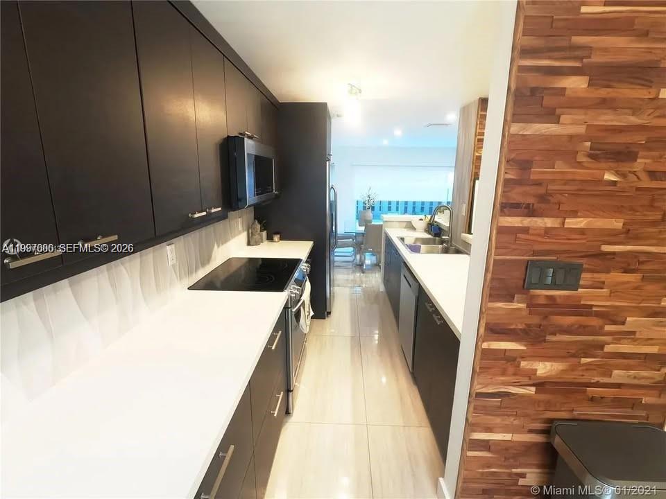 TOWNHOUSES AT JACARANDA C - Residential Lease