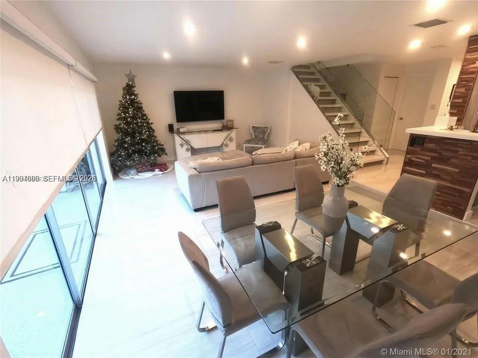 TOWNHOUSES AT JACARANDA C - Residential Lease