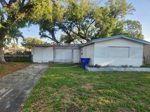 6331 Harding St Hollywood FL 33024