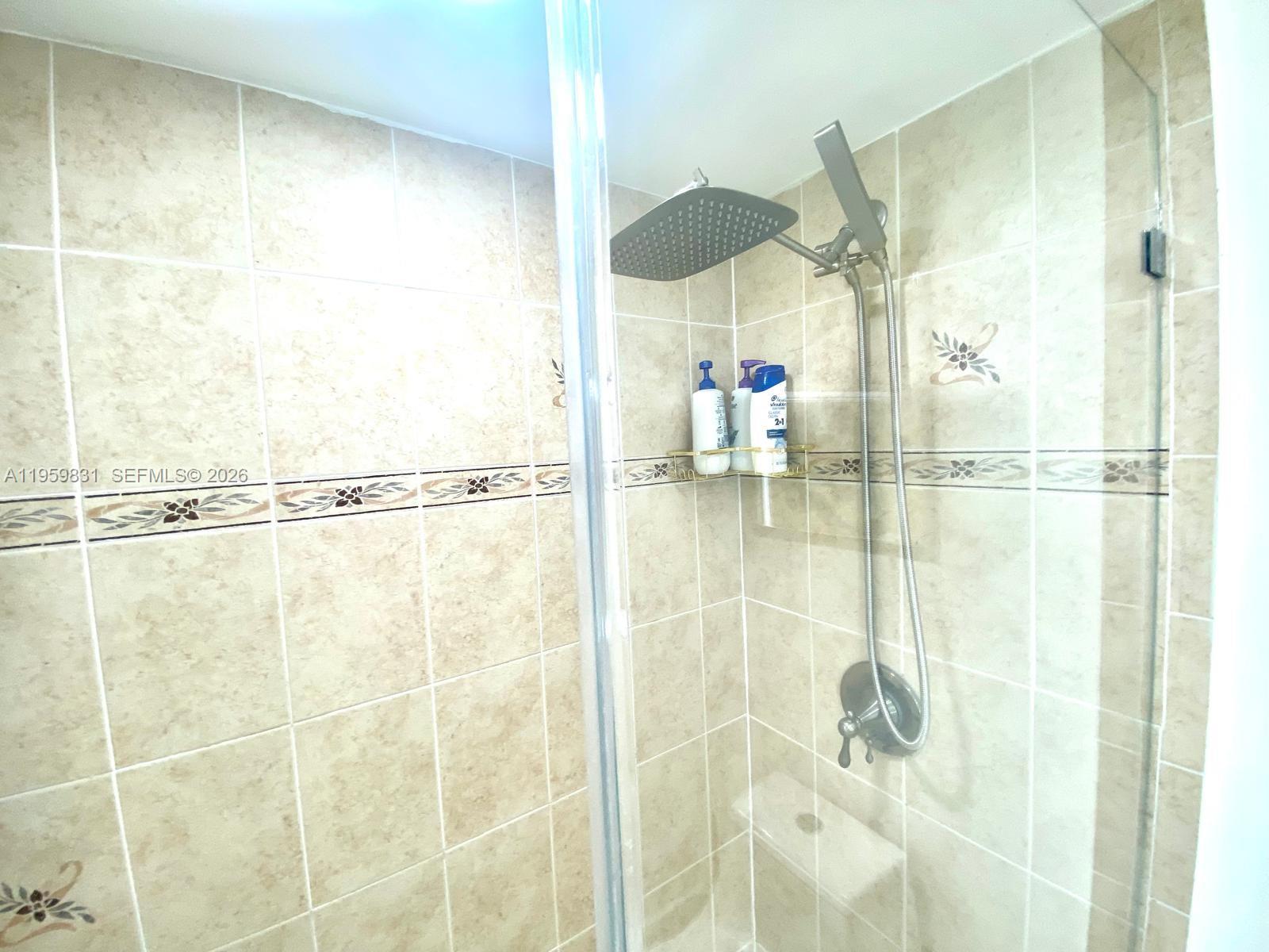 WINSTON TOWERS 600 CONDO - Residential