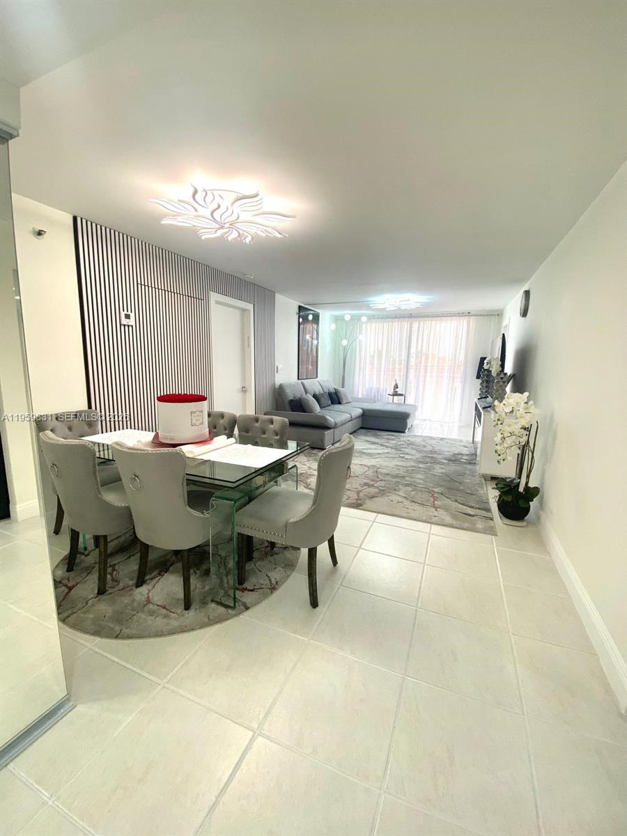 WINSTON TOWERS 600 CONDO - Residential