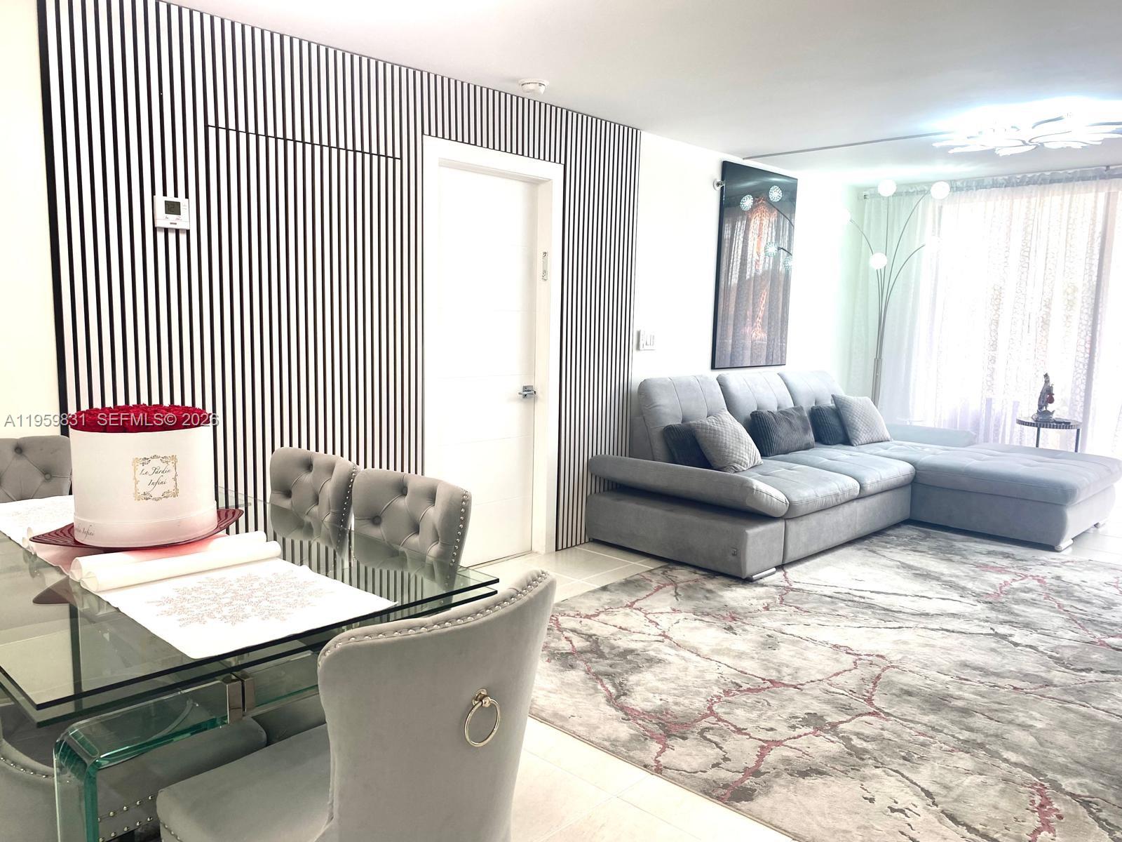 WINSTON TOWERS 600 CONDO - Residential