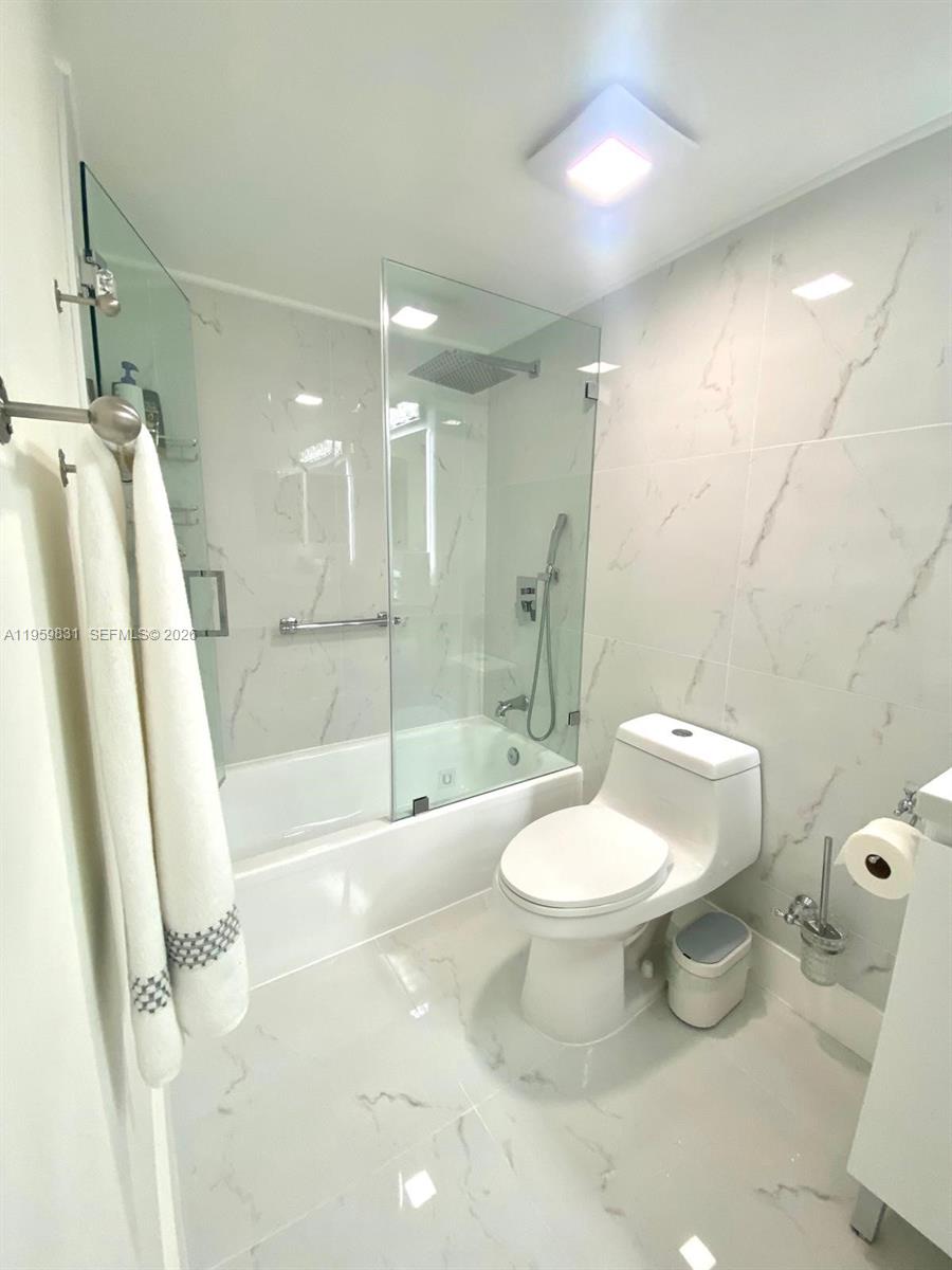 WINSTON TOWERS 600 CONDO - Residential