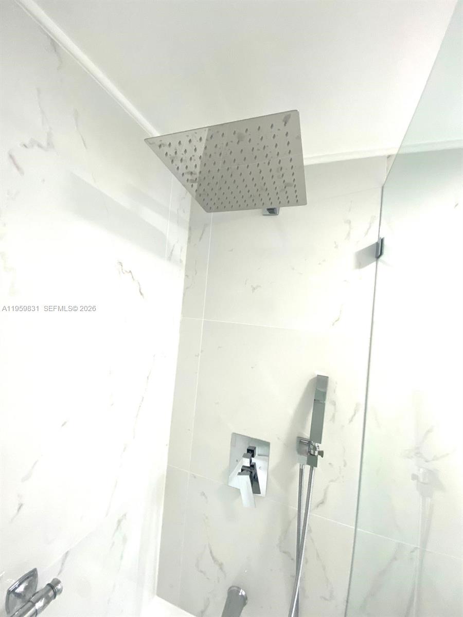 WINSTON TOWERS 600 CONDO - Residential