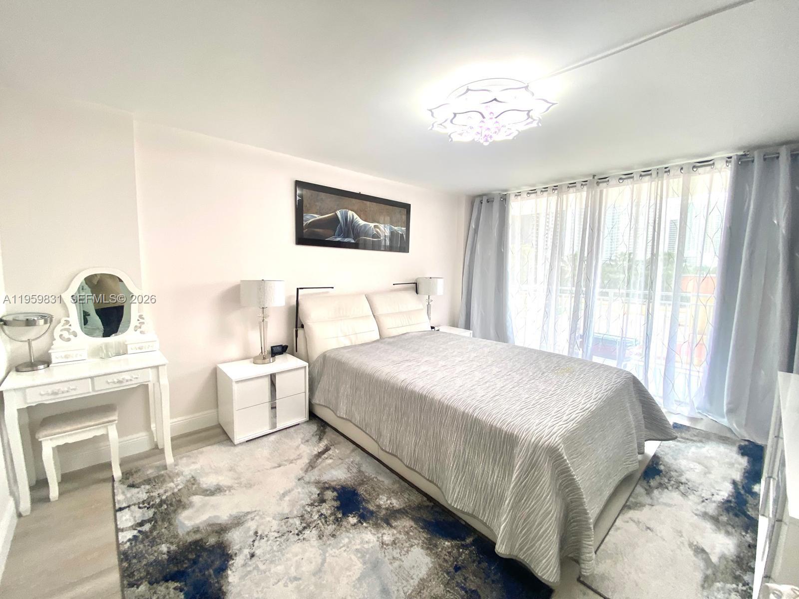 WINSTON TOWERS 600 CONDO - Residential