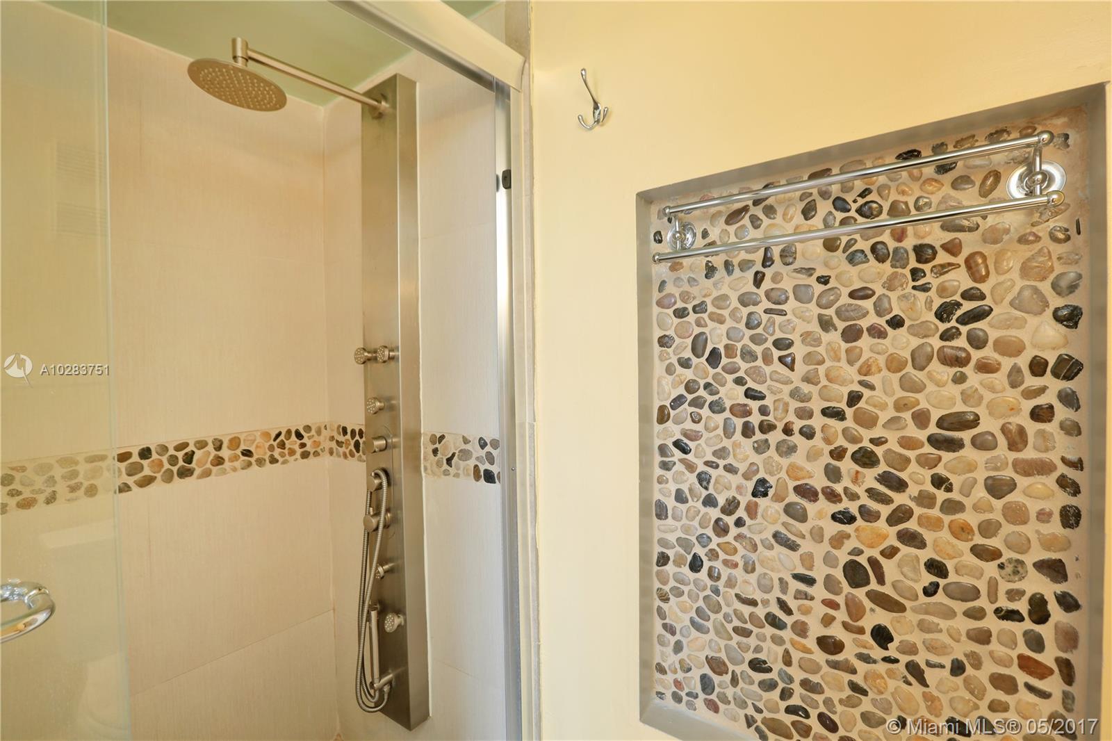 FOXCROFT APTS INC CONDO - Residential Lease