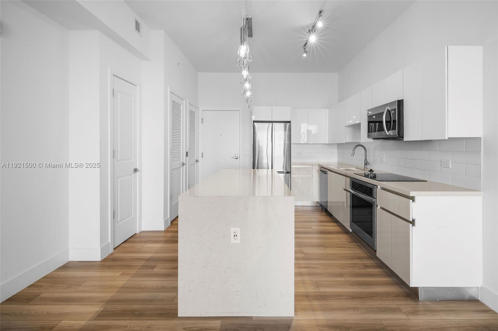 DIPLOMAT GOLF ESTATES - Residential