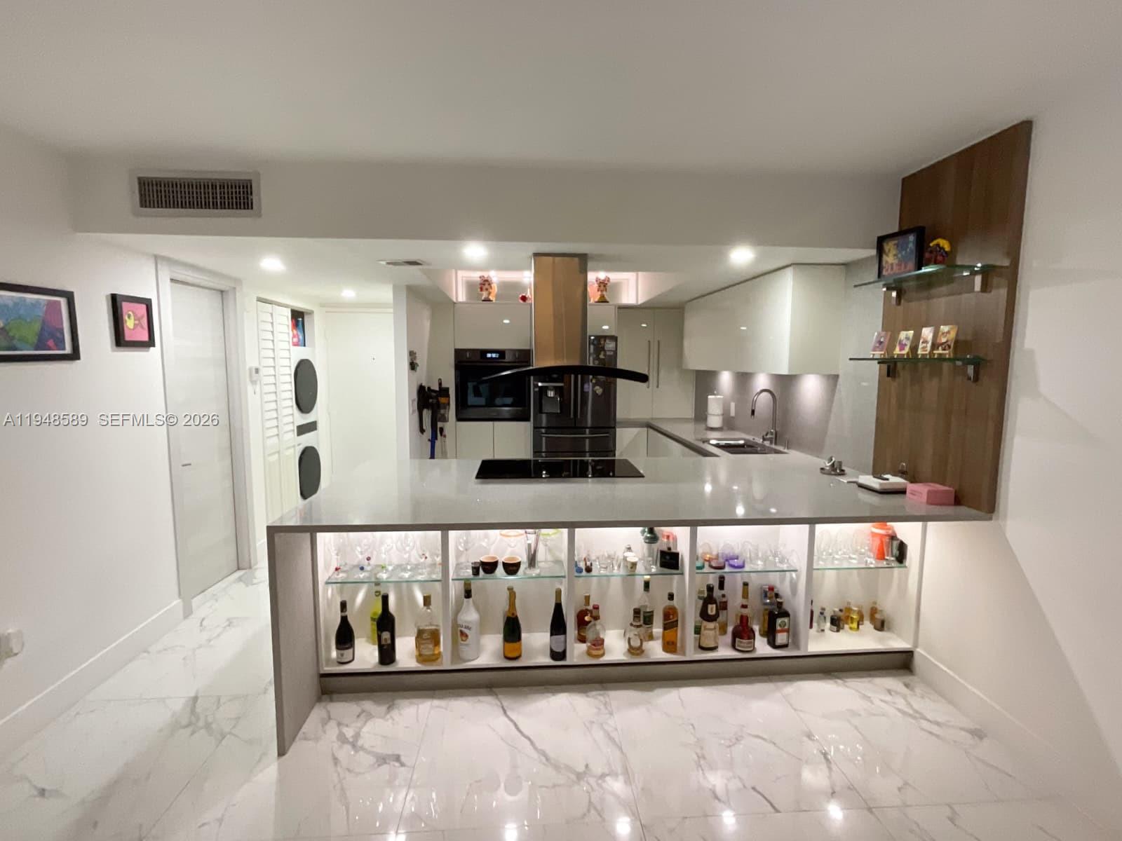 BUCKLEY TOWERS CONDO - EA - Residential