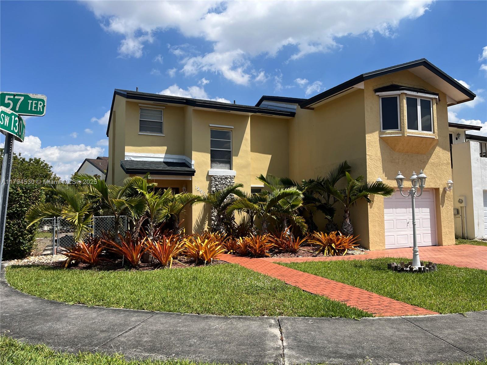 Address Not Disclosed, Miami, Broward County, Florida - 3 Bedrooms  
2 Bathrooms - 