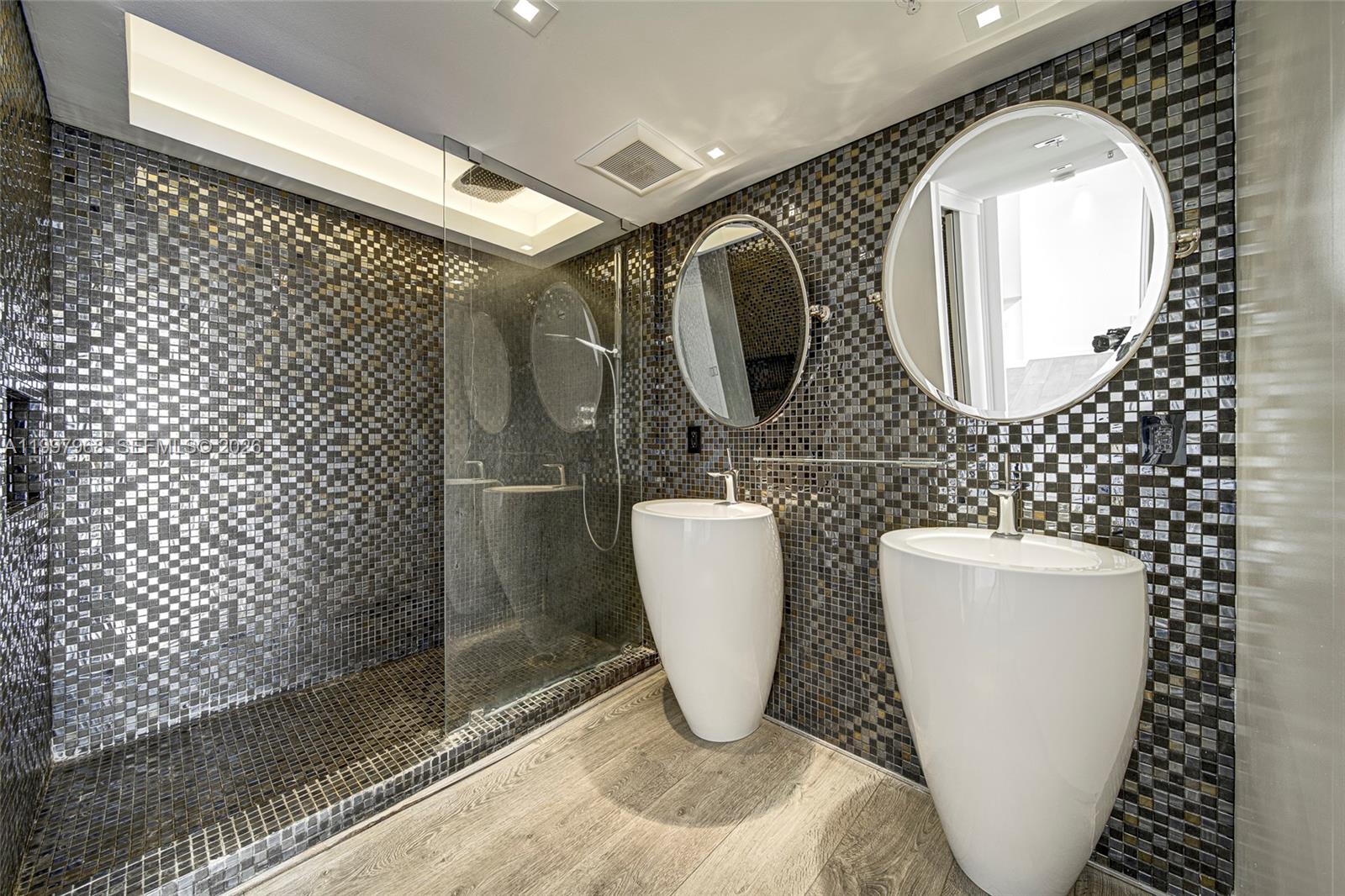 SUNSET HARBOUR NORTH COND - Residential Lease