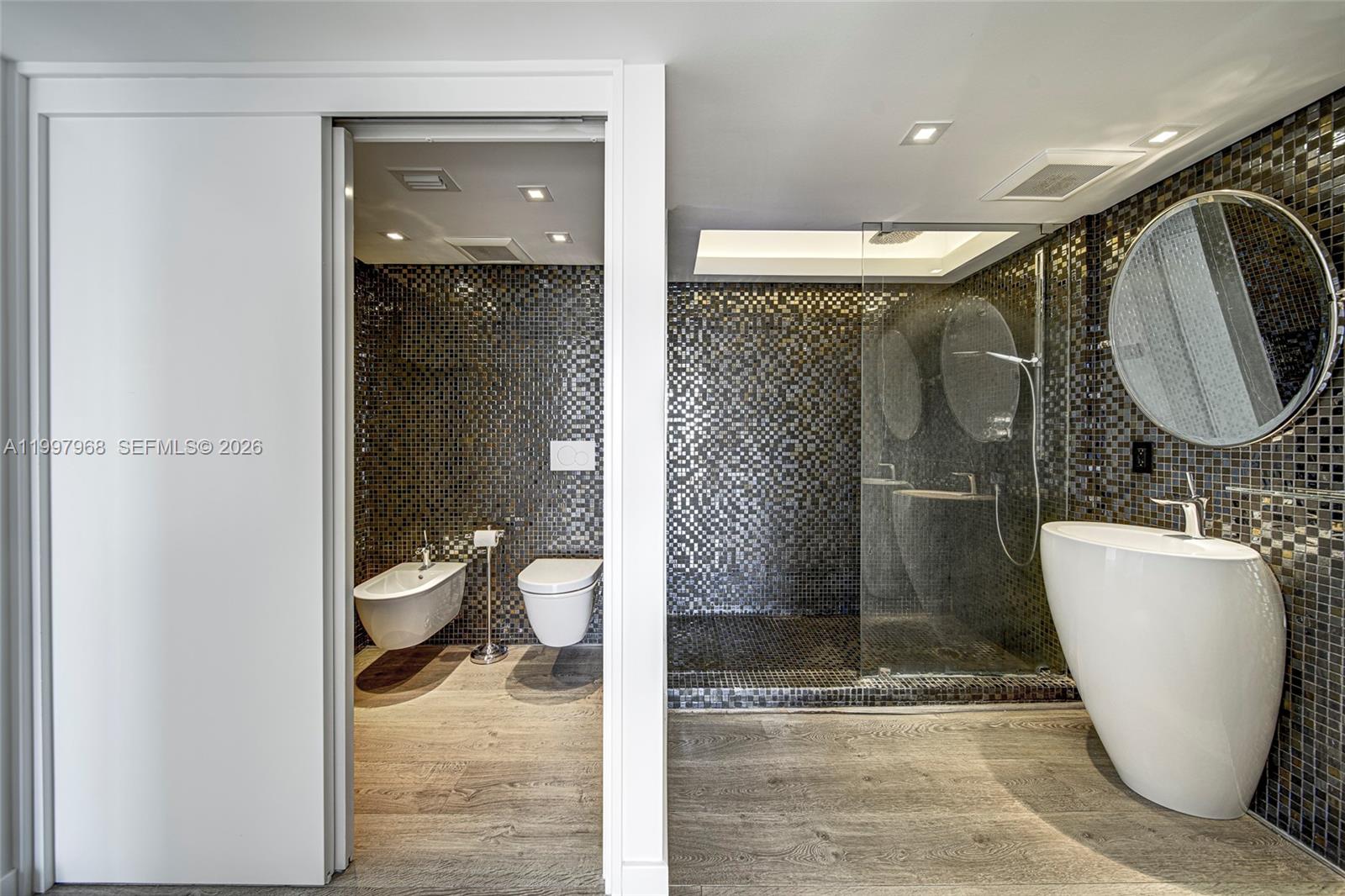 SUNSET HARBOUR NORTH COND - Residential Lease