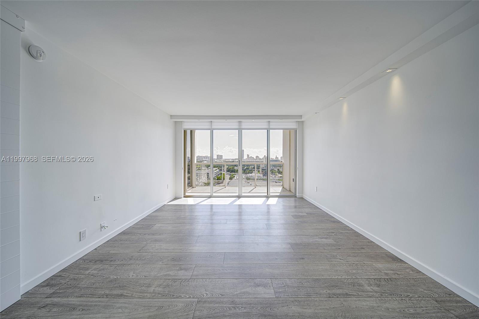 SUNSET HARBOUR NORTH COND - Residential Lease