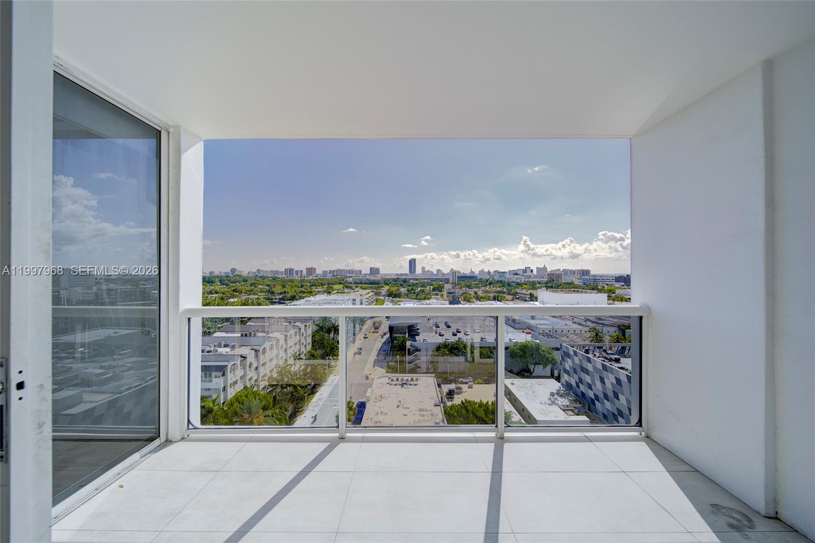 SUNSET HARBOUR NORTH COND - Residential Lease