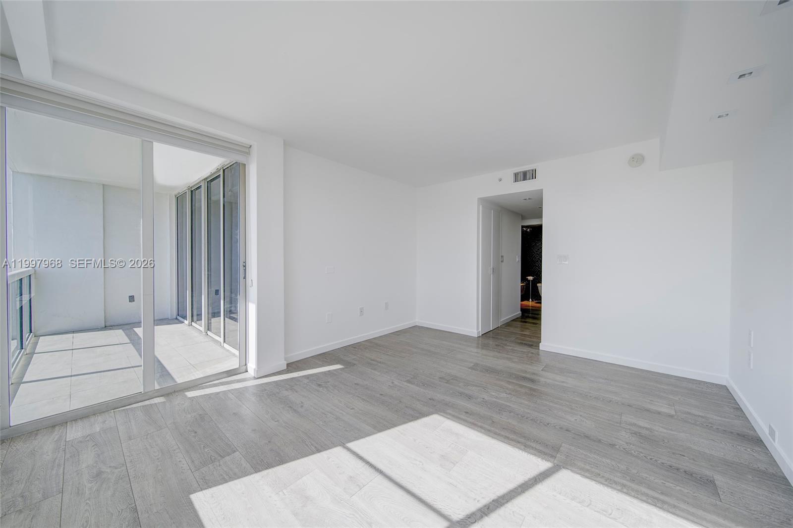 SUNSET HARBOUR NORTH COND - Residential Lease