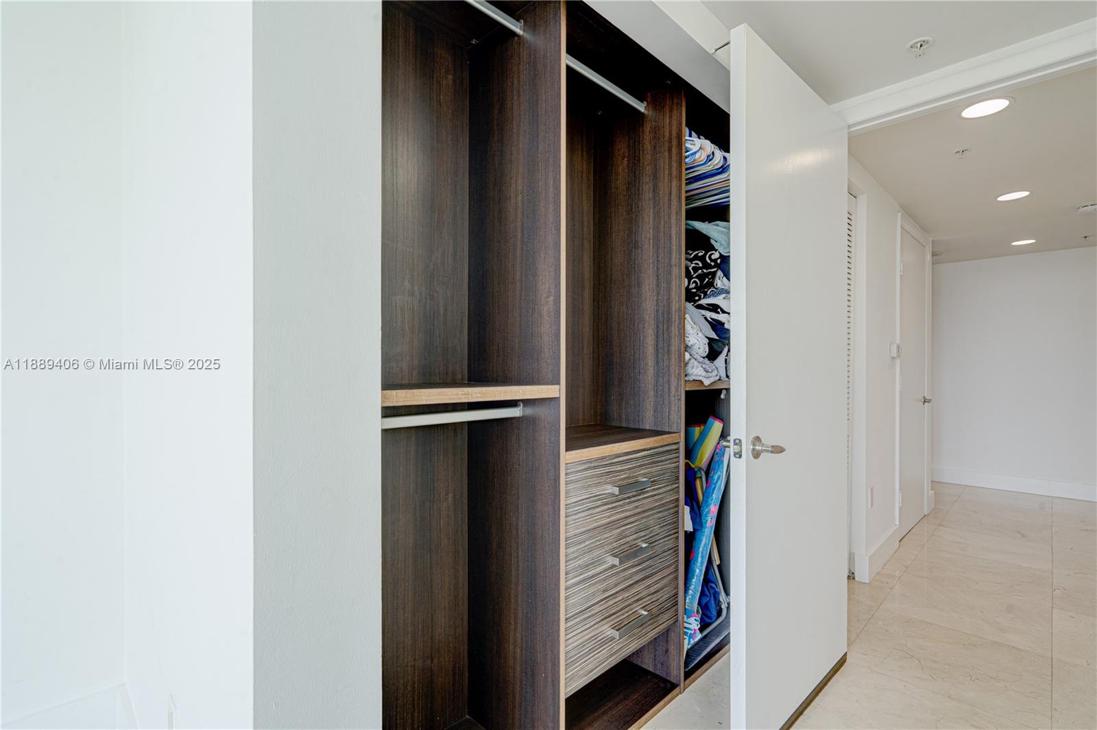 ONYX ON THE BAY CONDO - Residential