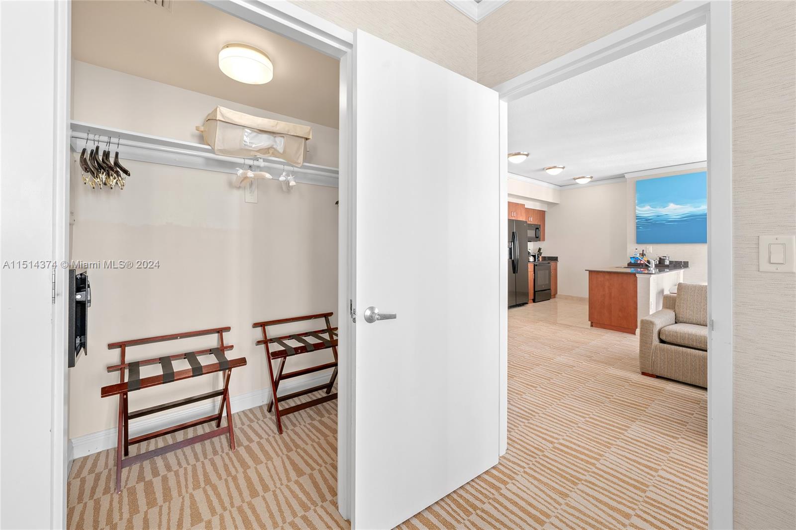 TRUMP INTERNATIONAL SONES - Residential