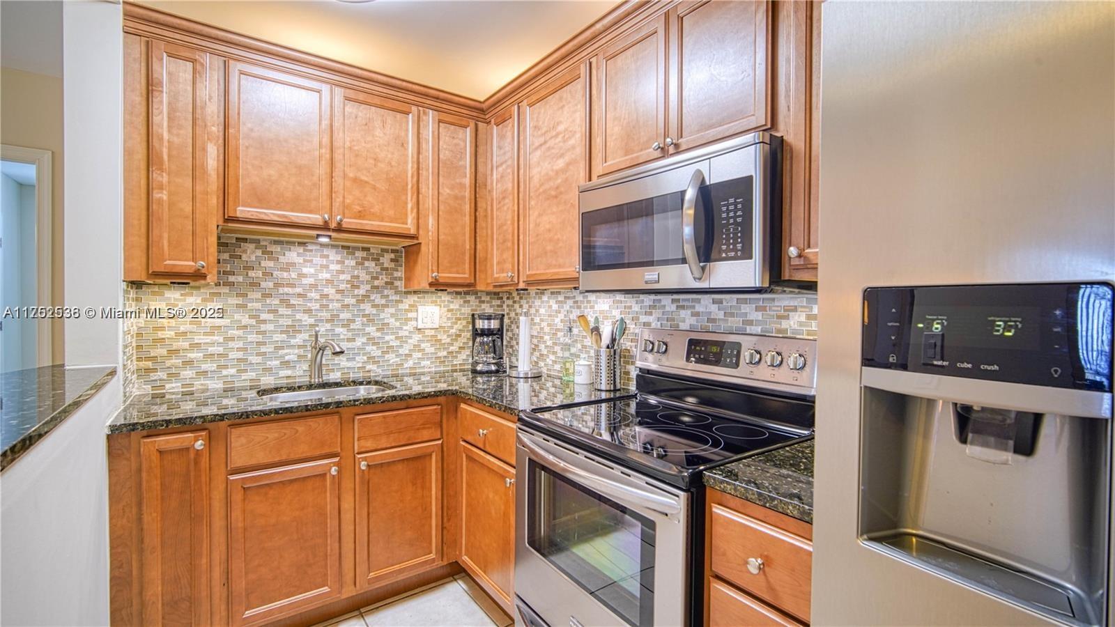 2900 Banyan St 408