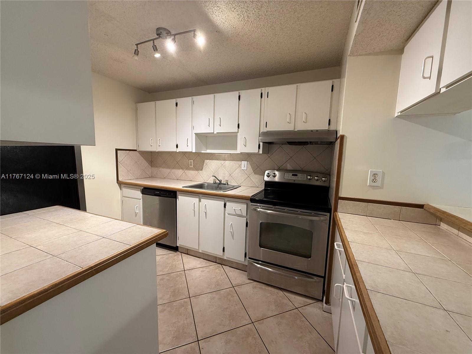20760 NE 4th Ct 202