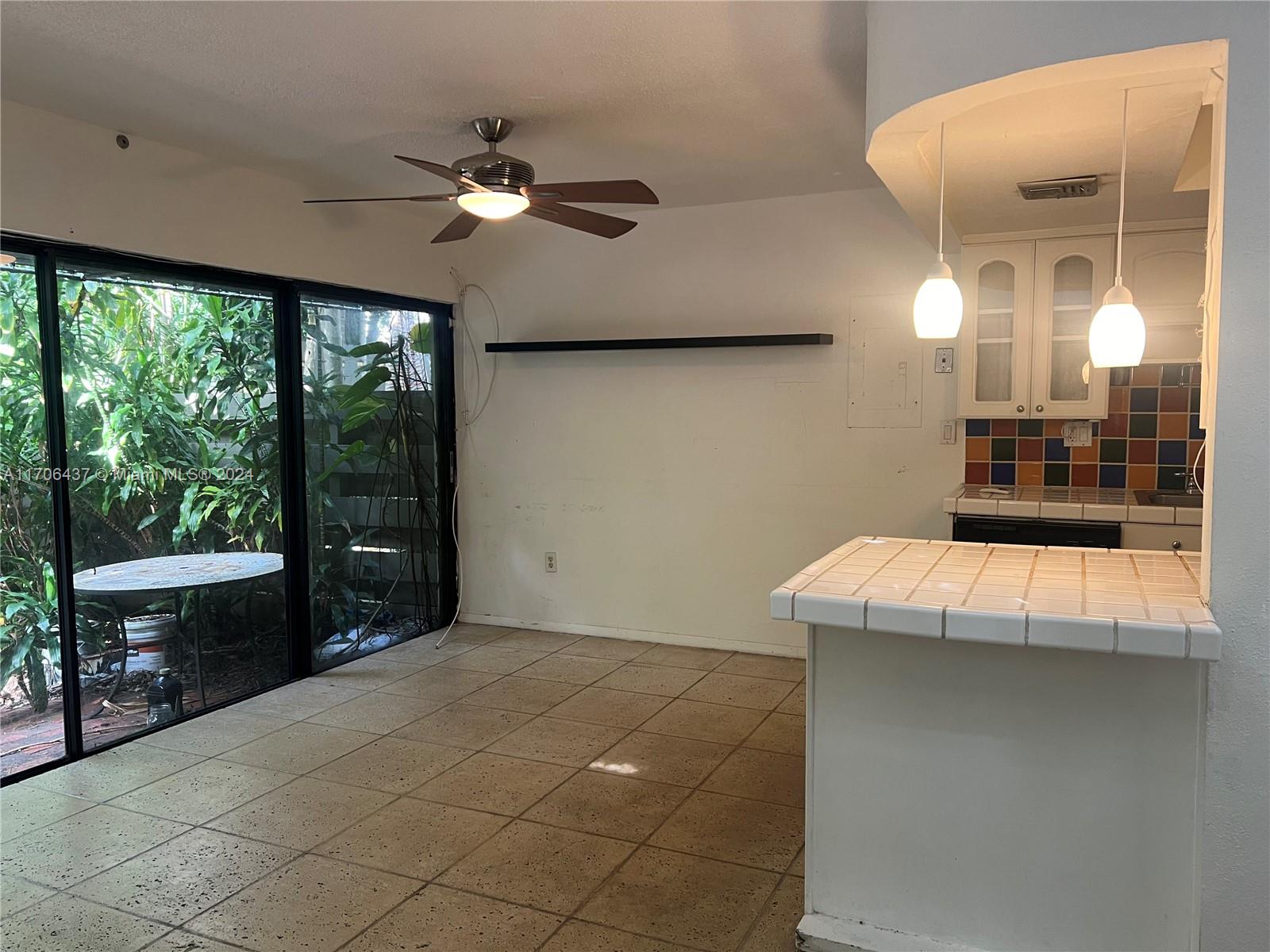 3042 SW 27 AV 8