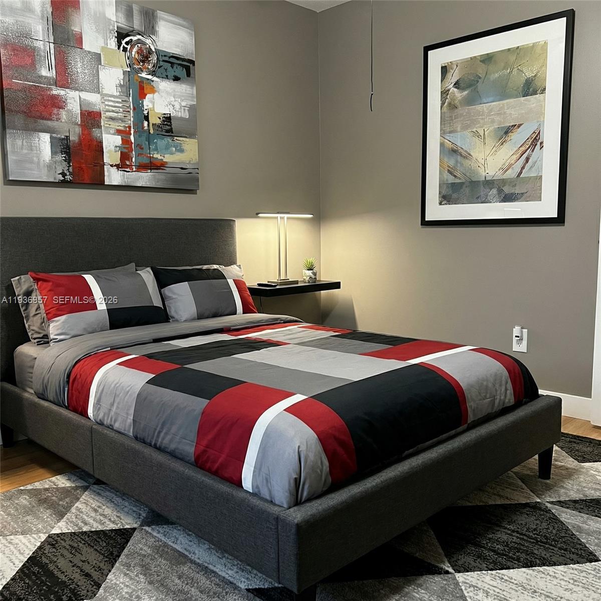 ROYAL GLEN - Residential