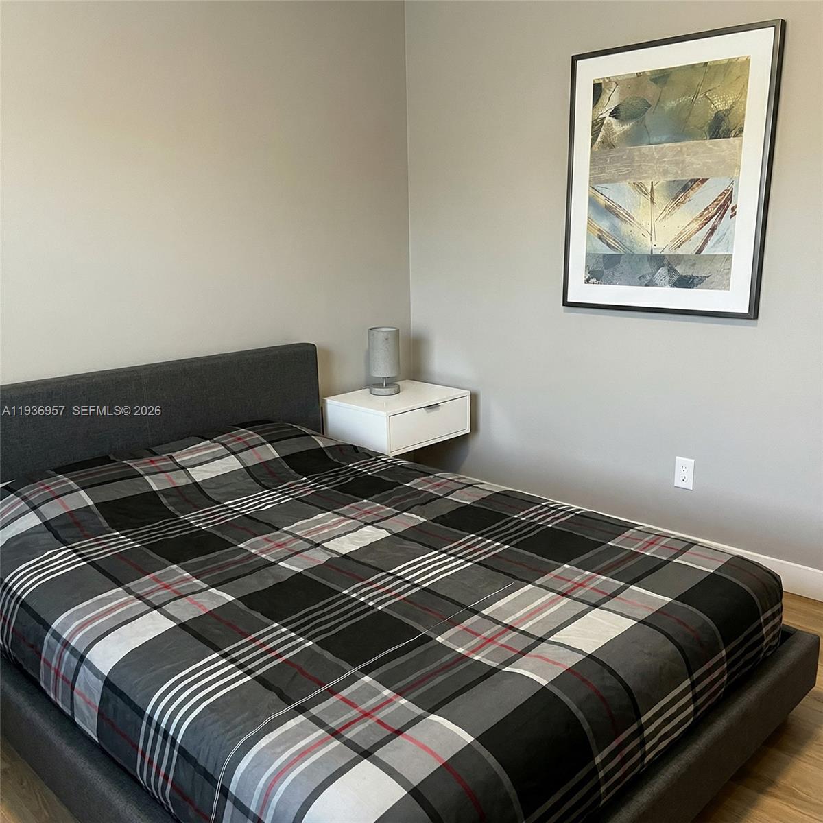 ROYAL GLEN - Residential