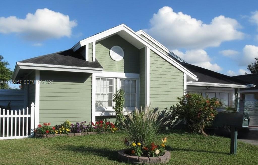 ROYAL GLEN - Residential