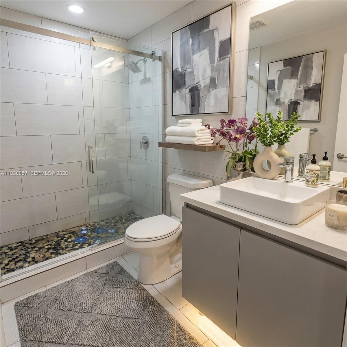 ROYAL GLEN - Residential