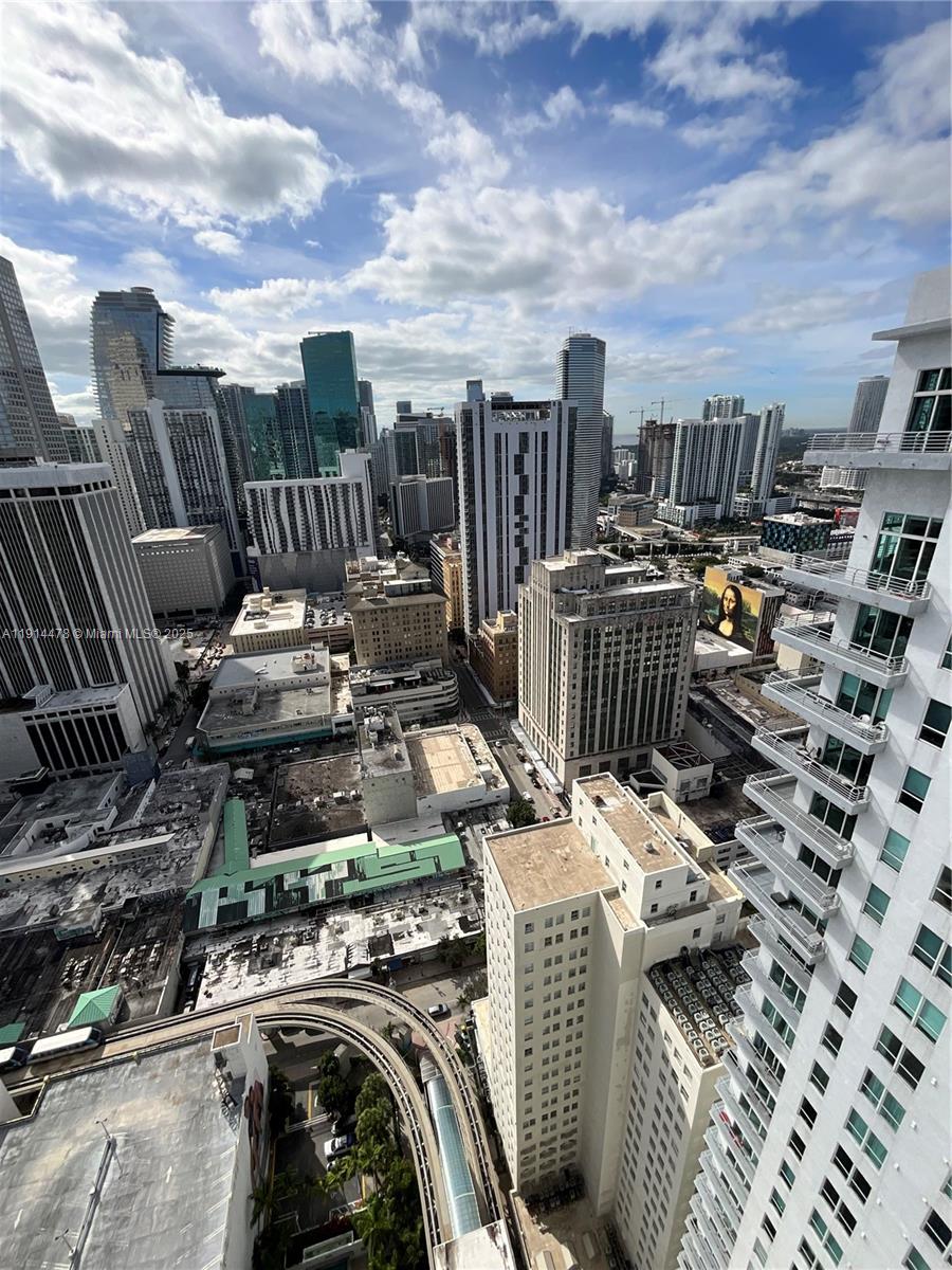 THE LOFT DOWNTOWN II COND - Residential Lease